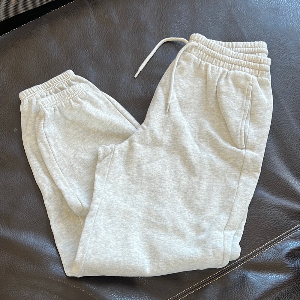 NWOT Women’s Gray old navy Sweatpants